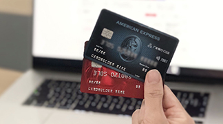 为满足客户个性化需求，迎合新生代用卡需求，卡中心以个性梦卡为载体，打破现有的卡产品设定，不在设定卡组织，将银联、VISA、美国运通、万事达四大卡组织品牌及权益在同一平台供客户自由选择，且满足客户对卡面，卡片材质、卡号后四位自选的个性化需求，给客户提供多种特殊工艺卡面选择。