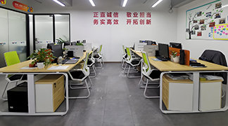 ERP（企业资源规划）系统是企业信息化建设中不可或缺的重要工具，它整合了企业内部的各类资源，实现了业务流程的自动化和信息化管理。然而，ERP系统的实施并非易事，它涉及复杂的业务流程梳理、数据迁移、系统集成等多个环节，因此，许多企业选择引入第三方ERP咨询与实施服务，以确保项目的顺利进行和成功交付。